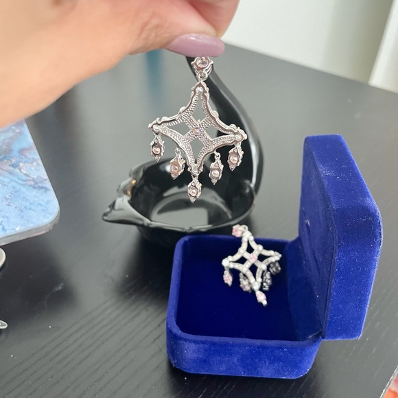 Vintage Silver-plated Earrings with Pink Rhinestones - Picture 5 of 6